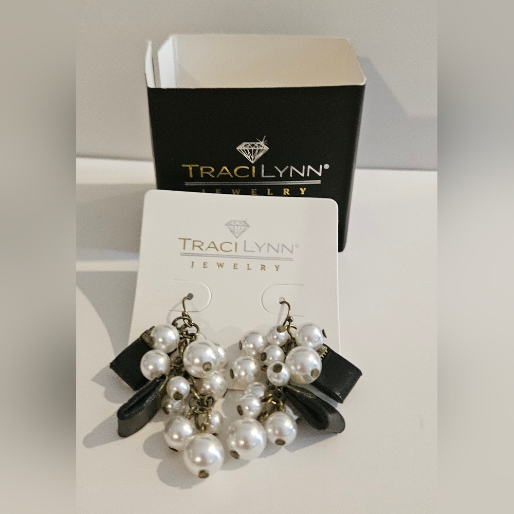 Traci Lynn Black and Pearl Cluster Earrings